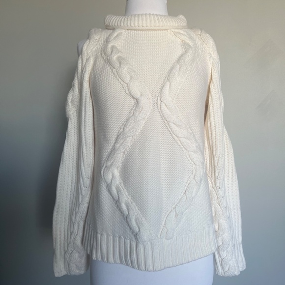 INTERMIX Elora Cold Shoulder Ivory Chunky Cable Knit Cutout Cocktail Sweater M - Picture 5 of 15